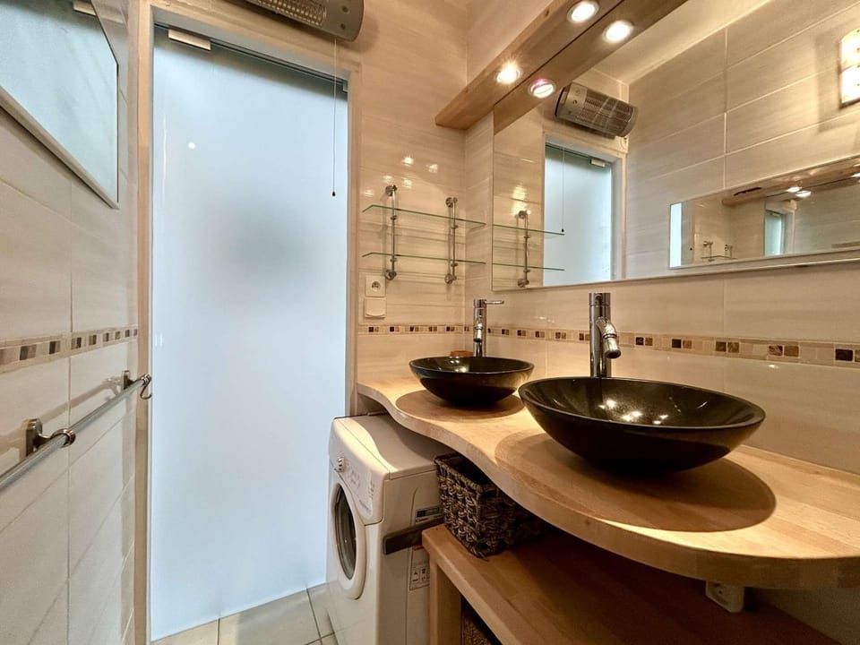 Studio Cabine Chaleureux 4 pers Sans Animaux - FR-1-330C-159 Cabin in Briançon