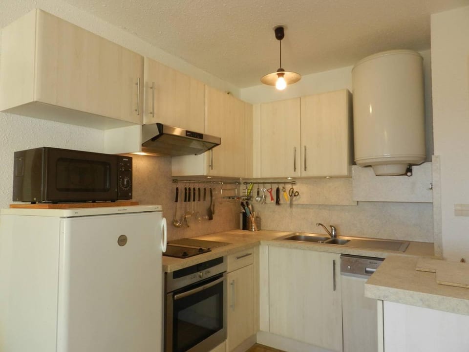 Appartement 2 Pièces, 4 Couchages, Parking, WIFI - Le Lavandou - FR-1-251-929 Apartment in Le Lavandou