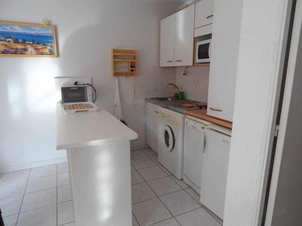 Studio avec Terrasse - Le Lavandou - FR-1-251-931 Apartment in Le Lavandou