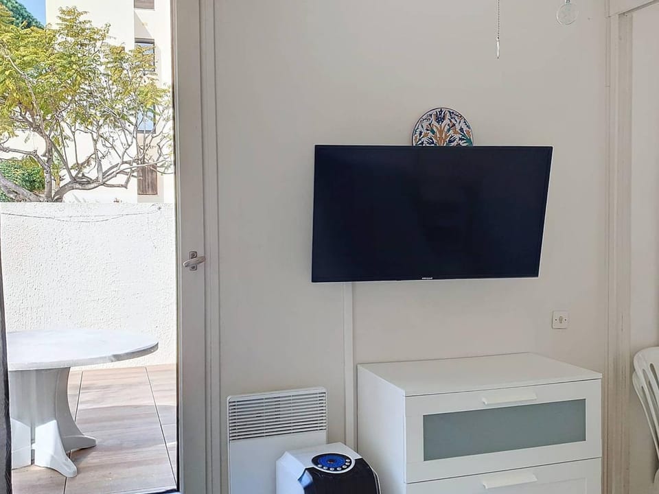 T3 Climatisé avec Terrasse - Accès Plage, Animaux Acceptés - FR-1-610-122 Apartment in Bormes-les-Mimosas