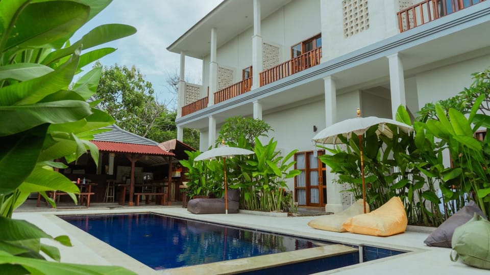 Casa De Joglo Uluwatu - Guest House Bed and Breakfast in Bali