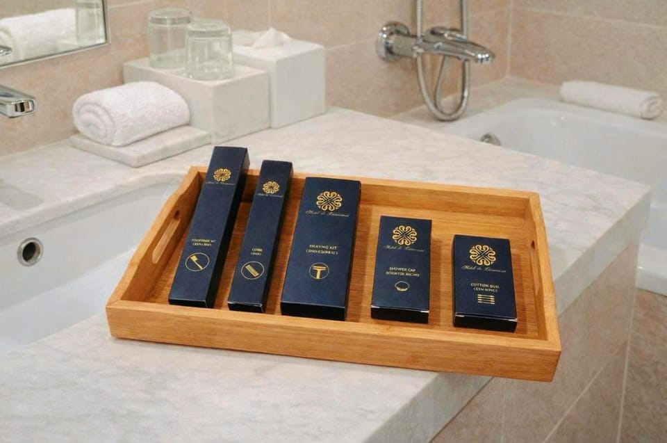 Bathroom, towels