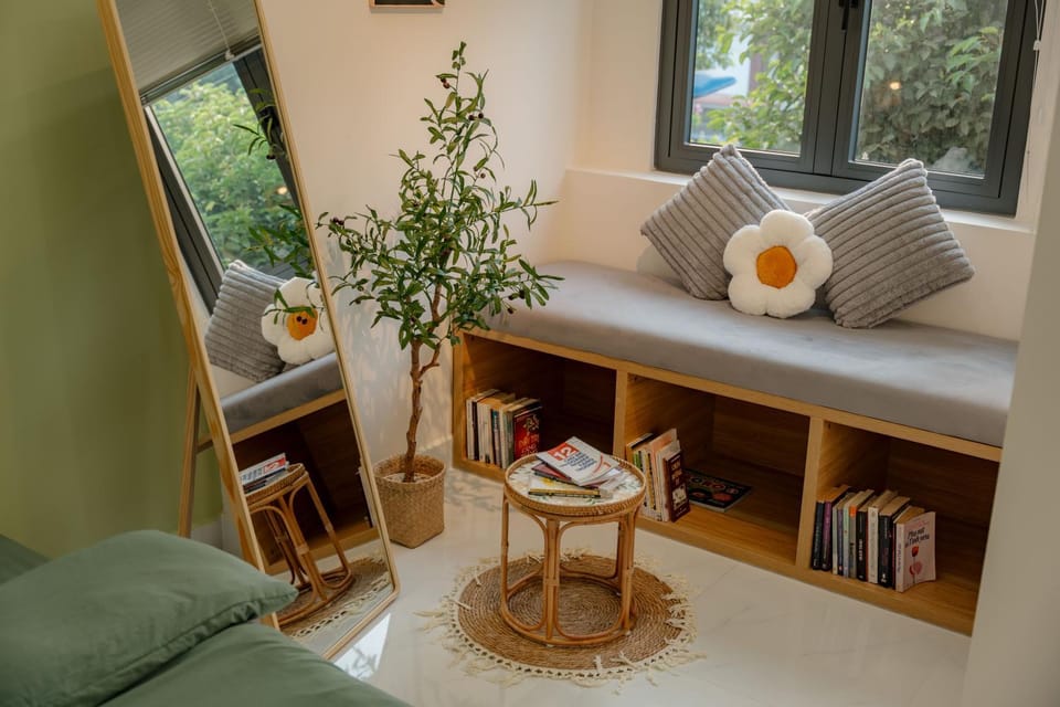 Library, Living room