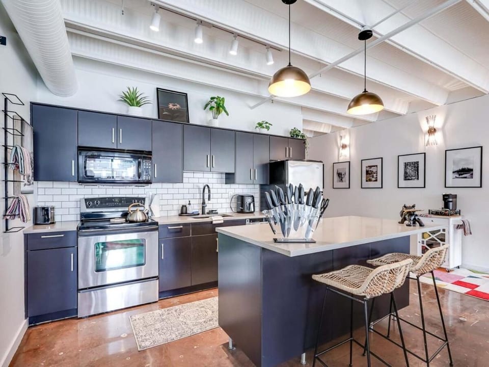 Luxury 2BR 2BA Loft Ice District W Heated Parking Apartment in Edmonton