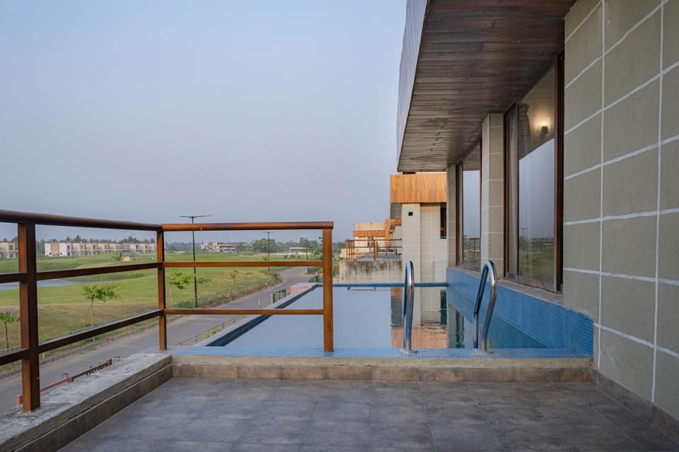 Swimming pool, Swimming pool
