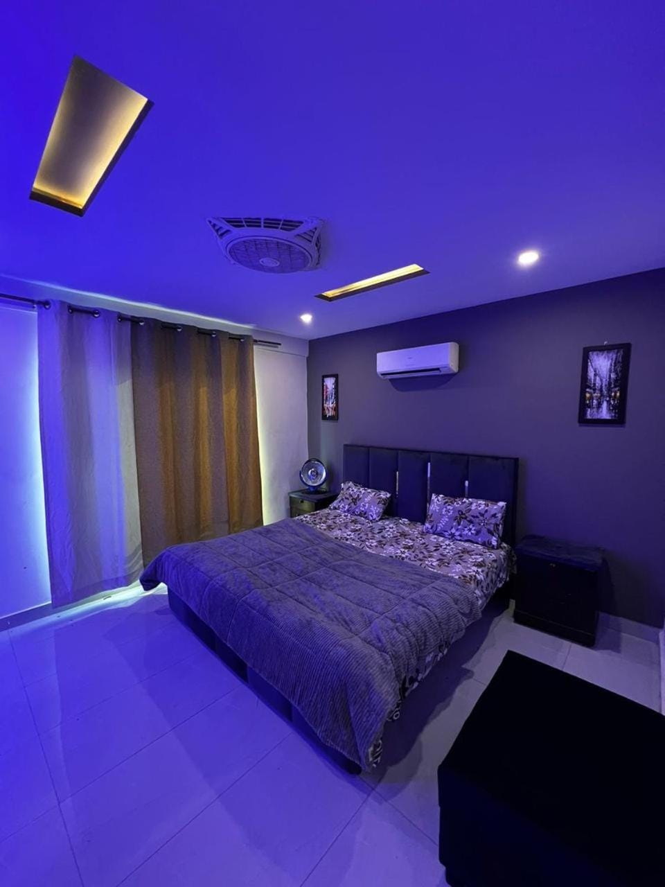 Bed, Photo of the whole room, Bedroom, air conditioner