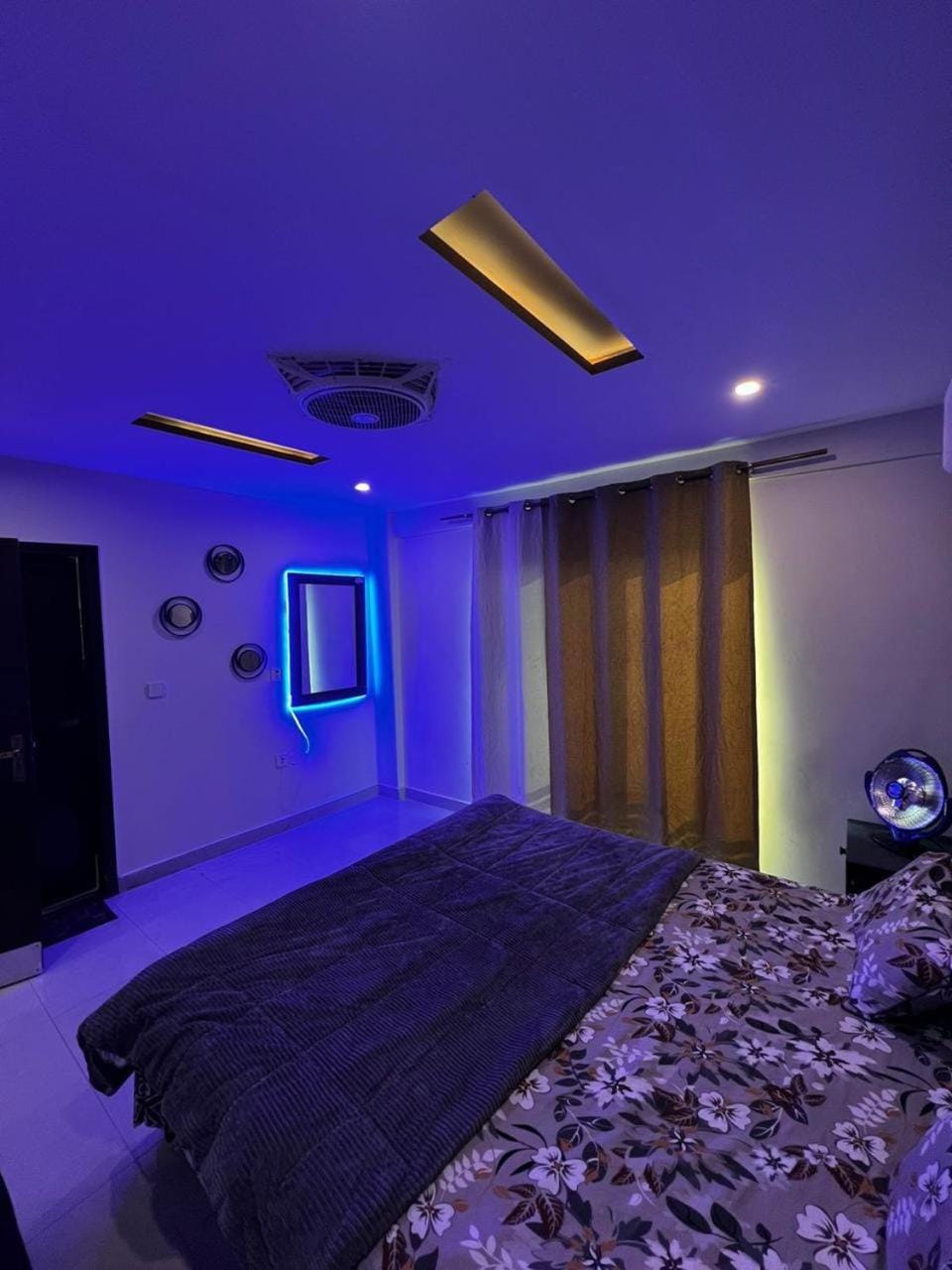 Bed, Photo of the whole room, Bedroom