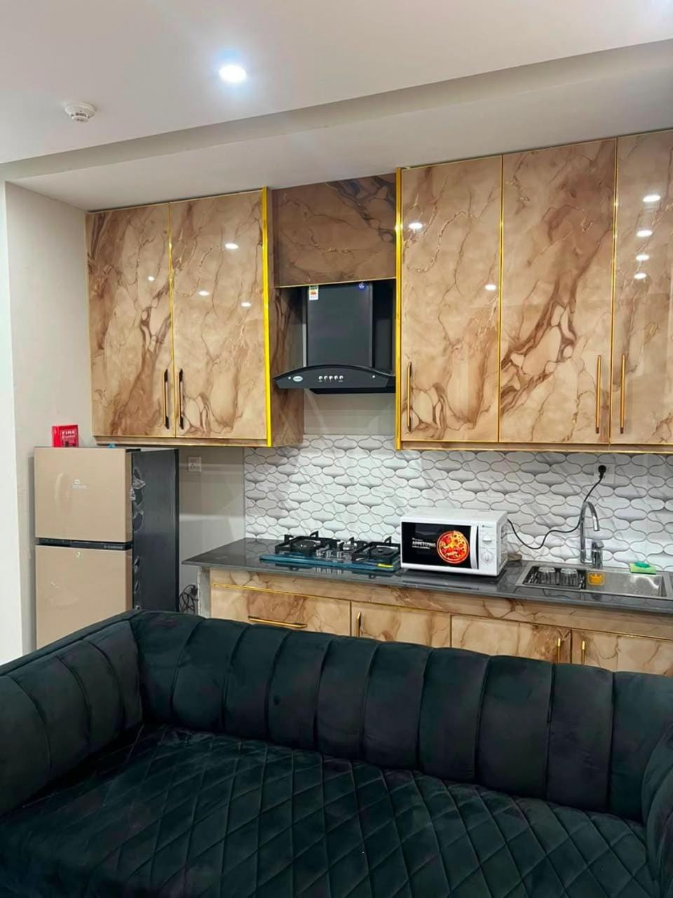 TV and multimedia, Kitchen or kitchenette, Living room, Seating area, minibar, oven, stove