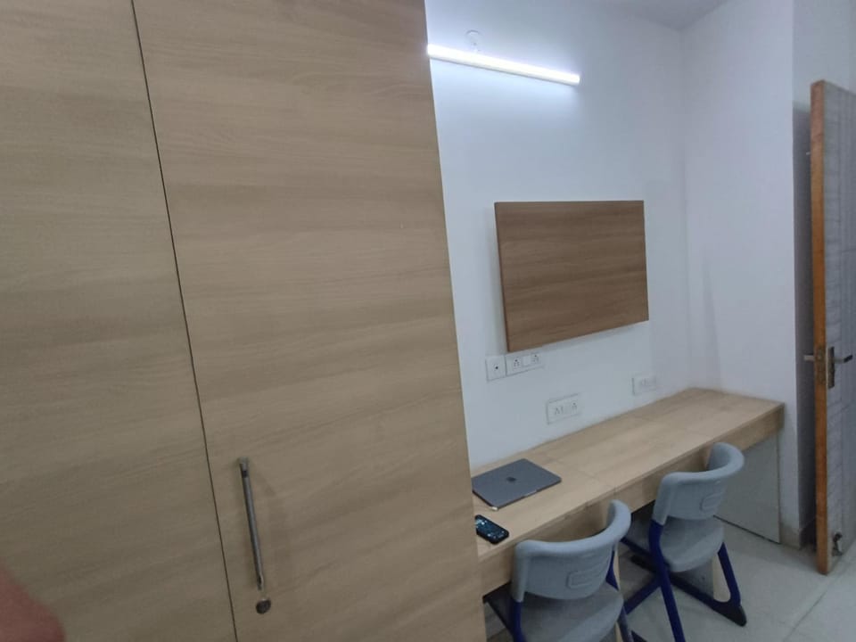 The Elite Ambience Hotel Hostel in Noida