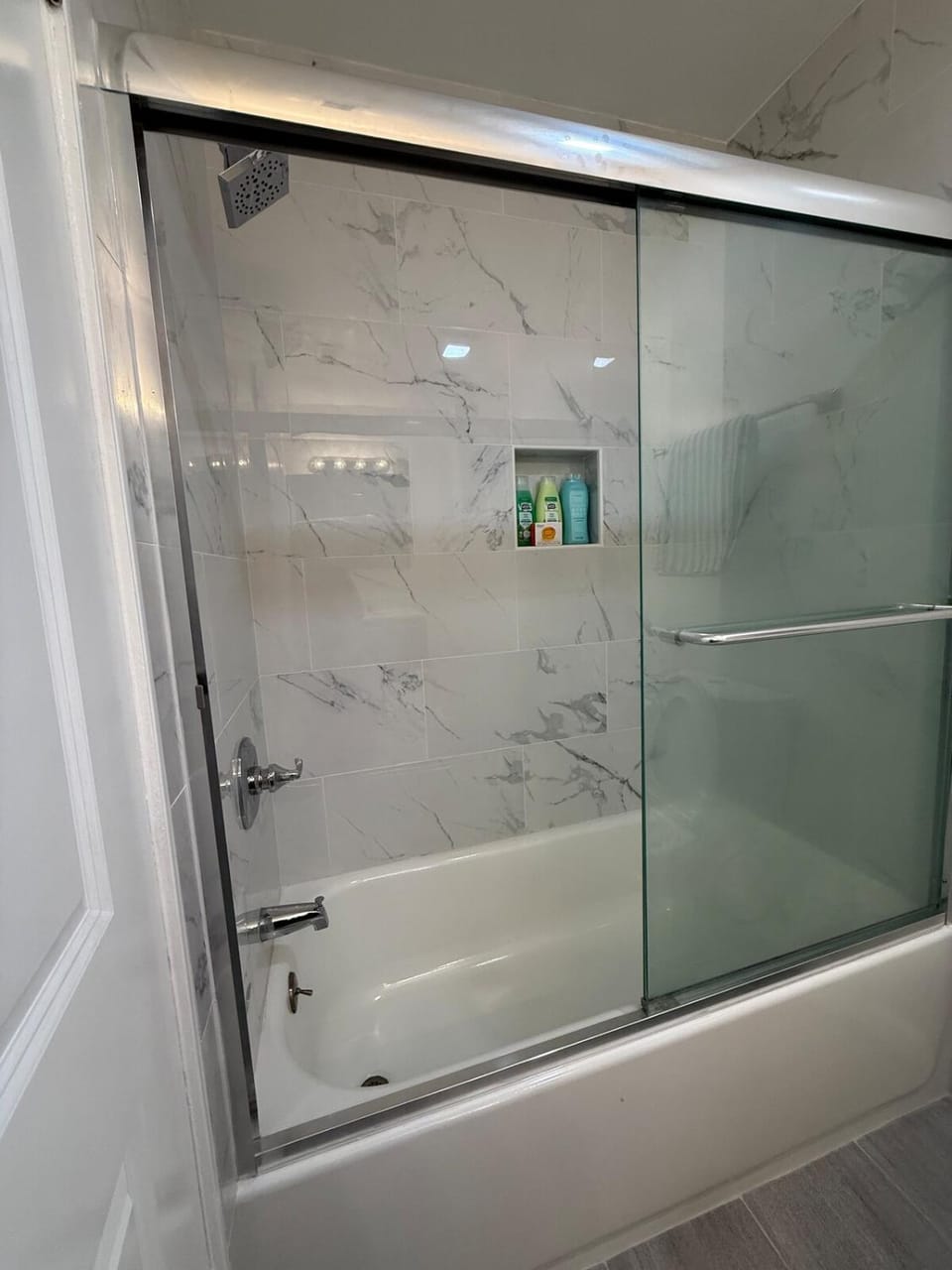 Modern retreat in Richmond, Near SF & Berkeley House in El Cerrito