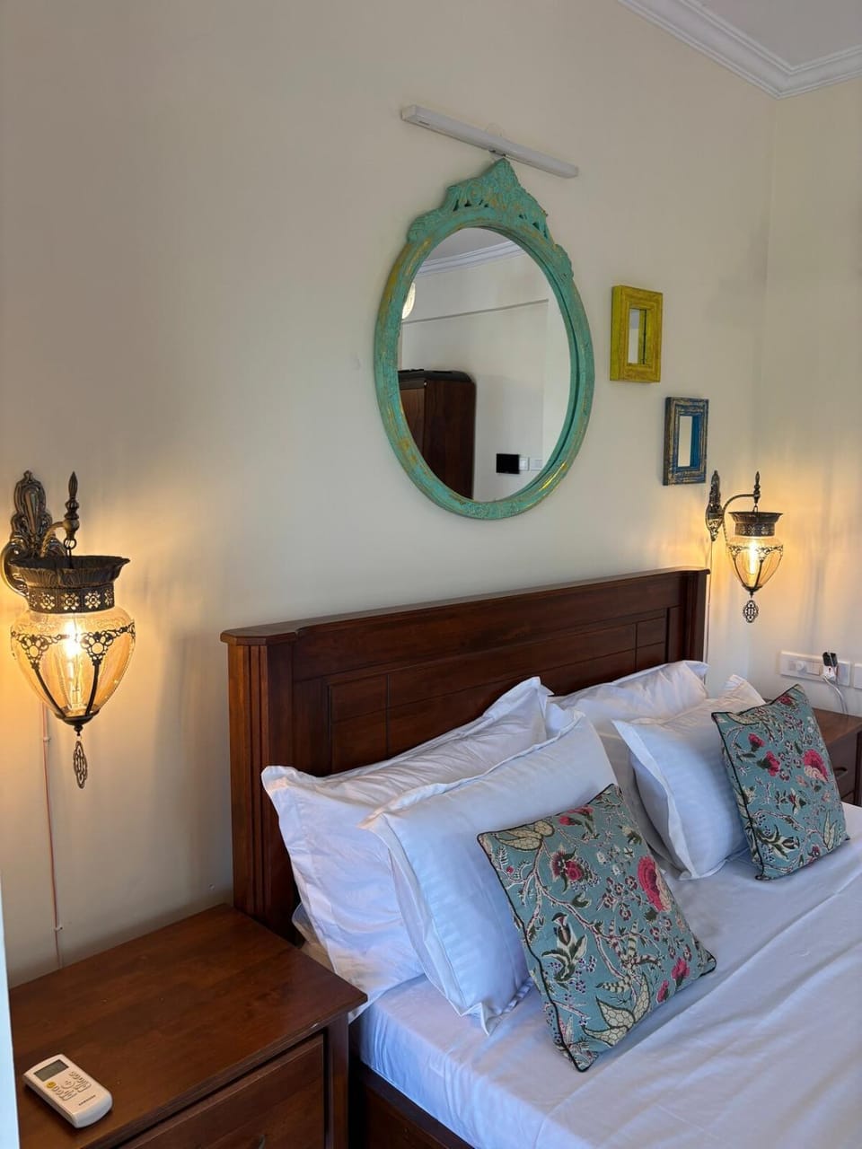 Baga Seawinds Luxury Studio with Pool and Walking To Beach Apartment in Baga