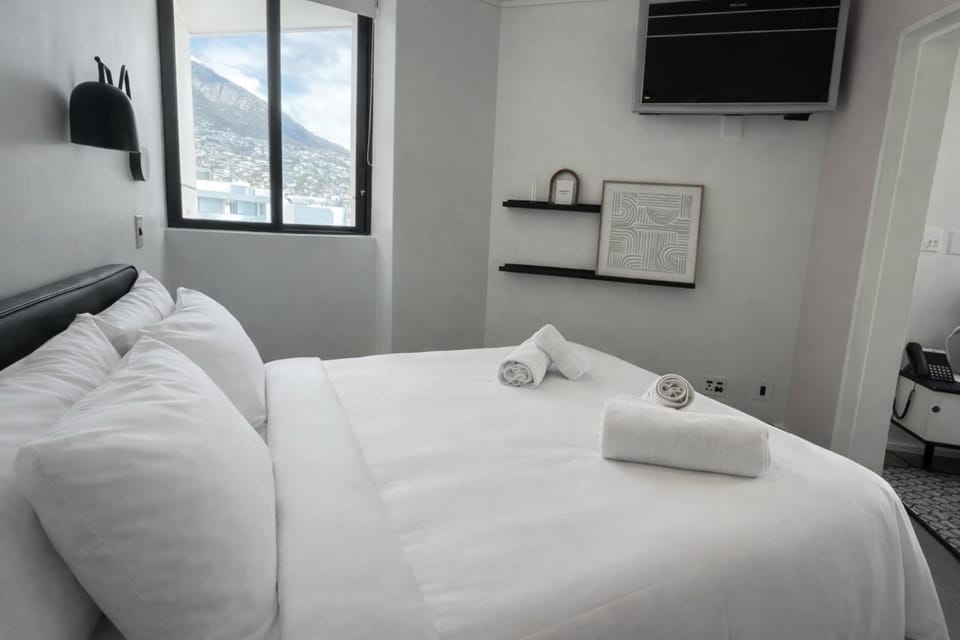 The Flamingo Aparthotel Unit 809 Apartment in Sea Point