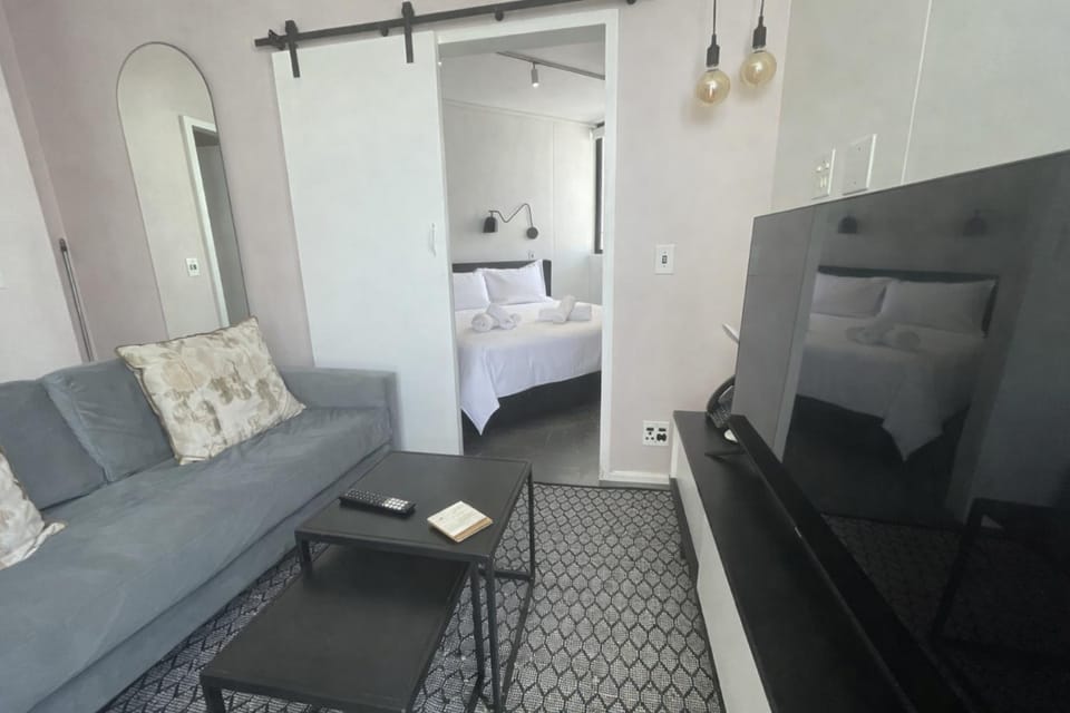 The Flamingo Aparthotel Unit 809 Apartment in Sea Point