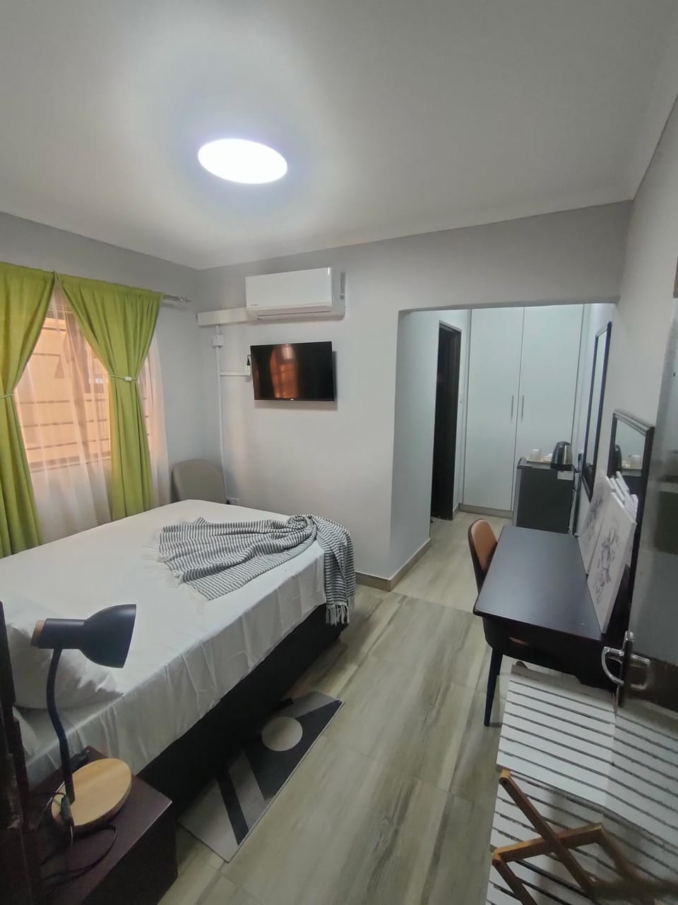 Bedroom, wardrobe, air conditioner