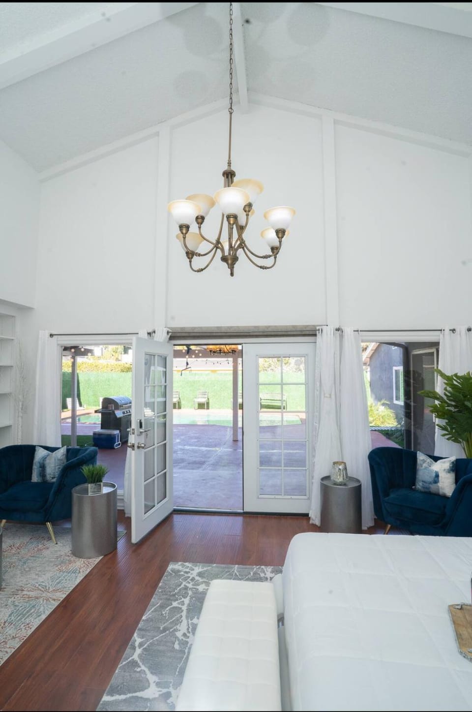 silver Bed and Breakfast in Chatsworth