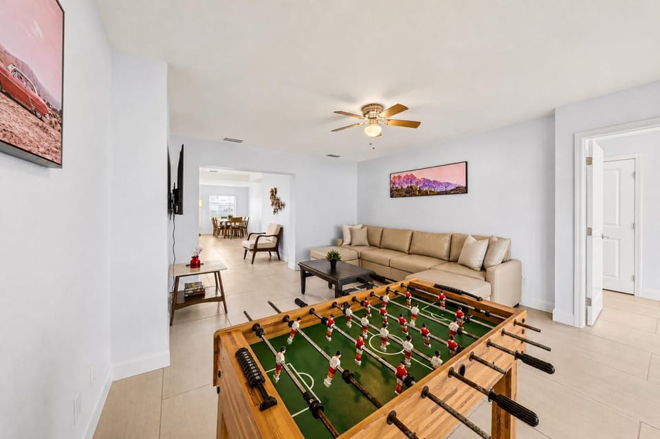 Experience Bliss Relaxing Retreat Near Treasure Island Beaches House in Treasure Island