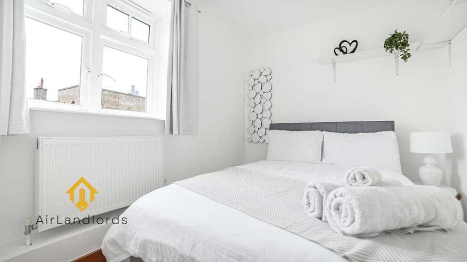 Exclusive 2 Bedroom Flat near Vauxhall Station! Apartment in City of Westminster