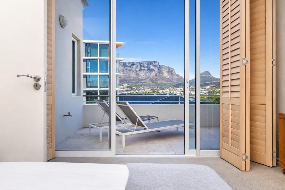 V&A Waterfront Marina Front Penthouse with Private Pool and Panoramic Views Apartment in Cape Town