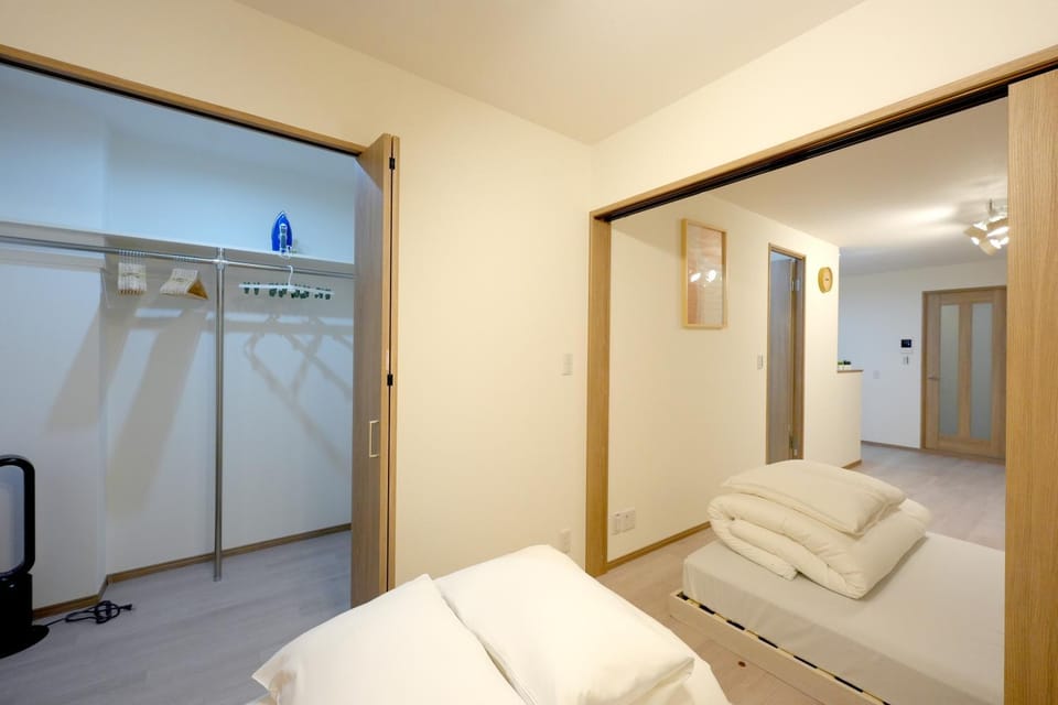New OPEN!難波まで電車で5分!花園町駅徒歩1分!ホテルリネン使用 101 Apartment in Osaka