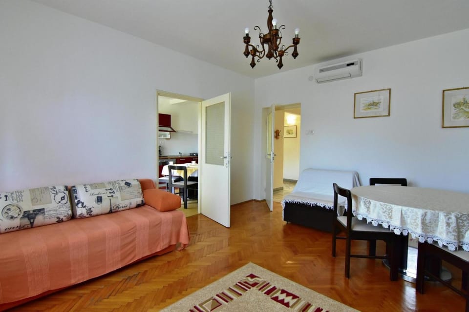 Bed, Living room, Decorative detail, Bedroom