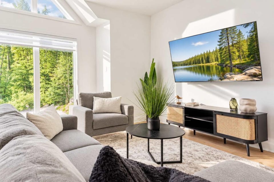 Spa - River - Game Room - Le Boreal Chalet in Mont-Tremblant
