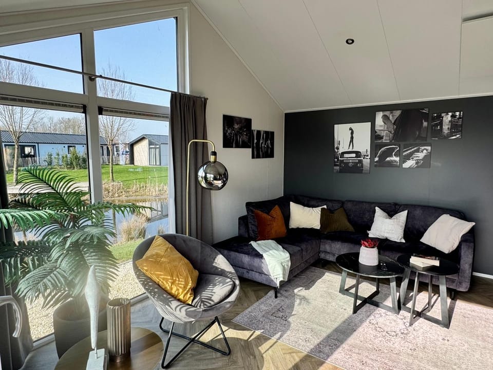 EuroParcs De IJssel Eilanden Chalet Reevemeer mit Steg IJE511 House in Flevoland, Netherlands