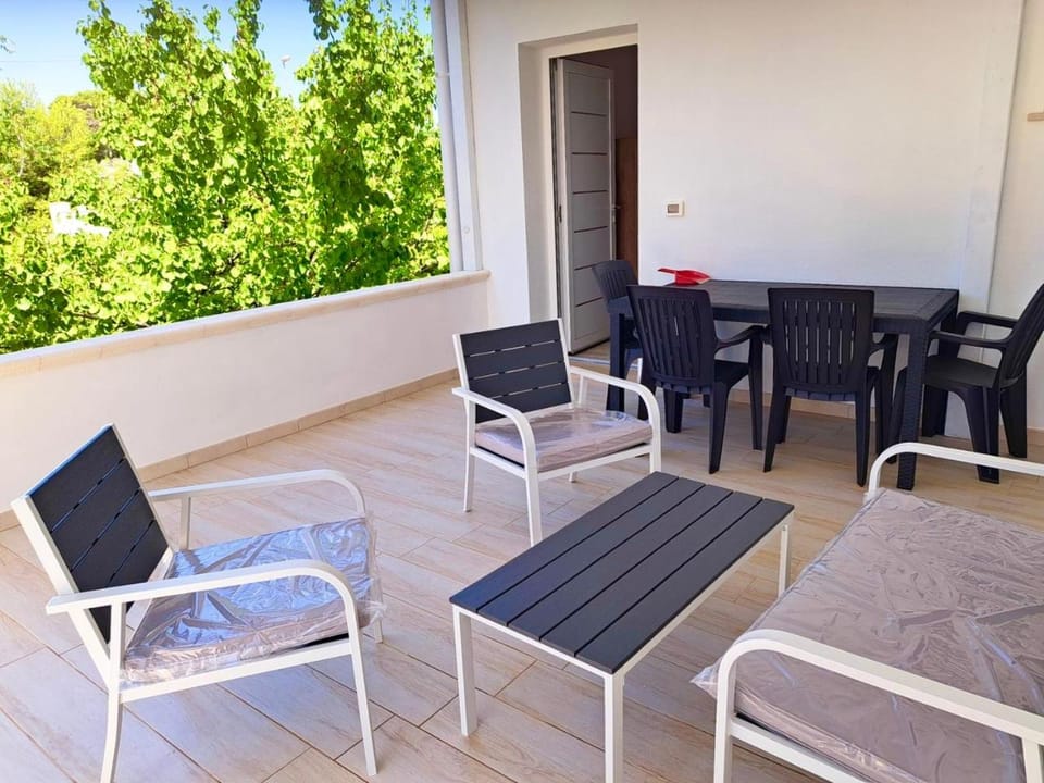 Patio, View (from property/room), Balcony/Terrace