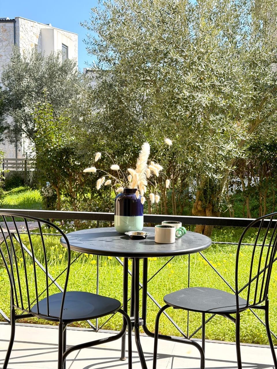 Patio, Spring, Day, Garden, Coffee/tea facilities, View (from property/room), Balcony/Terrace, Dining area, Garden view