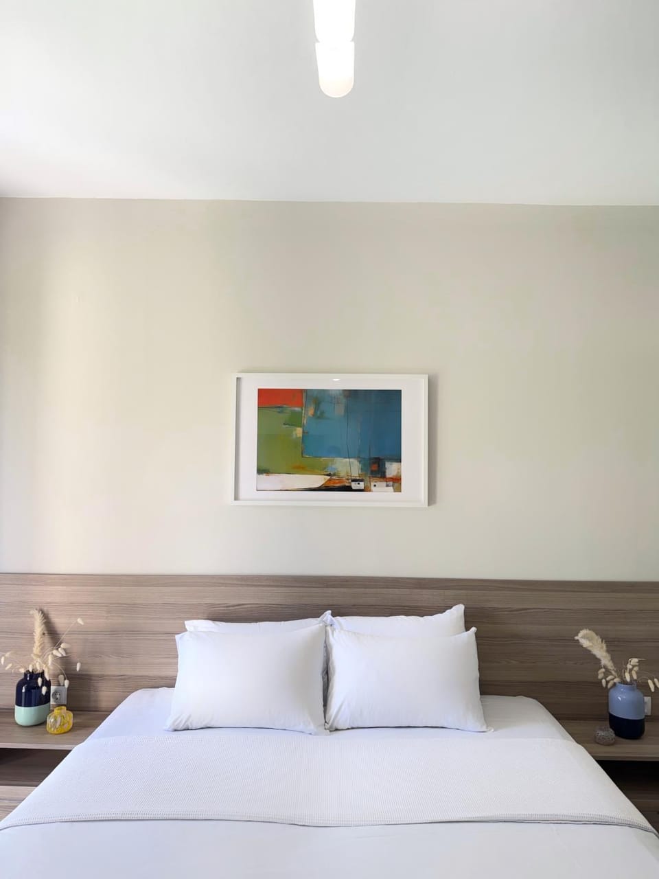 Bed, Photo of the whole room, Decorative detail, Bedroom