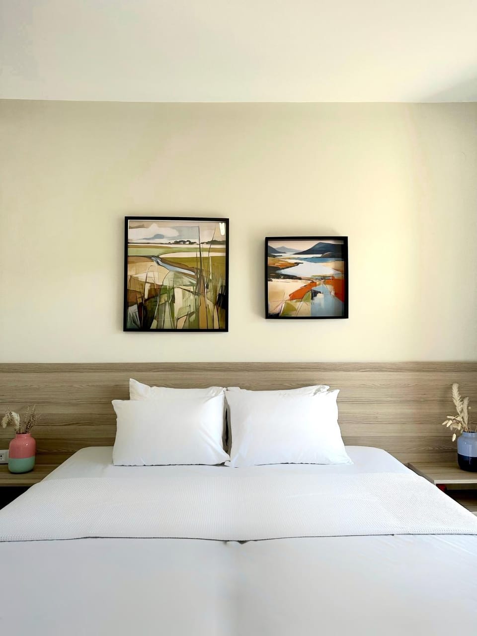 Bed, Photo of the whole room, Decorative detail, Bedroom