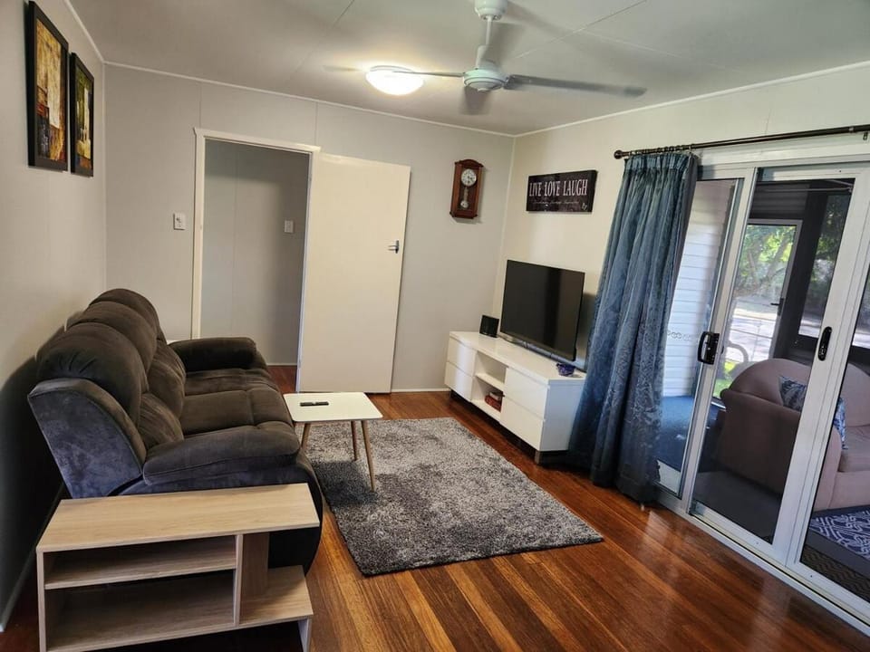 Living room, air conditioner