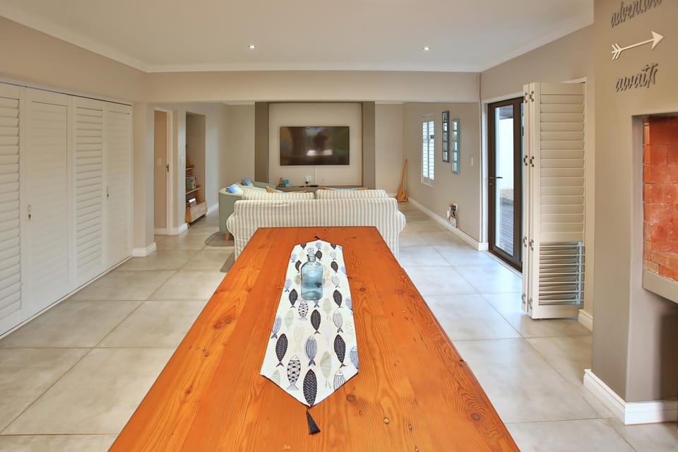 BBQ facilities, TV and multimedia, Living room, Dining area