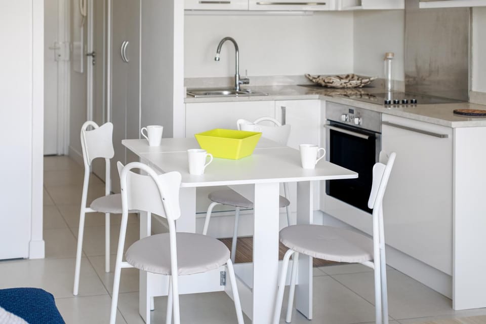 Property building, Kitchen or kitchenette, Living room