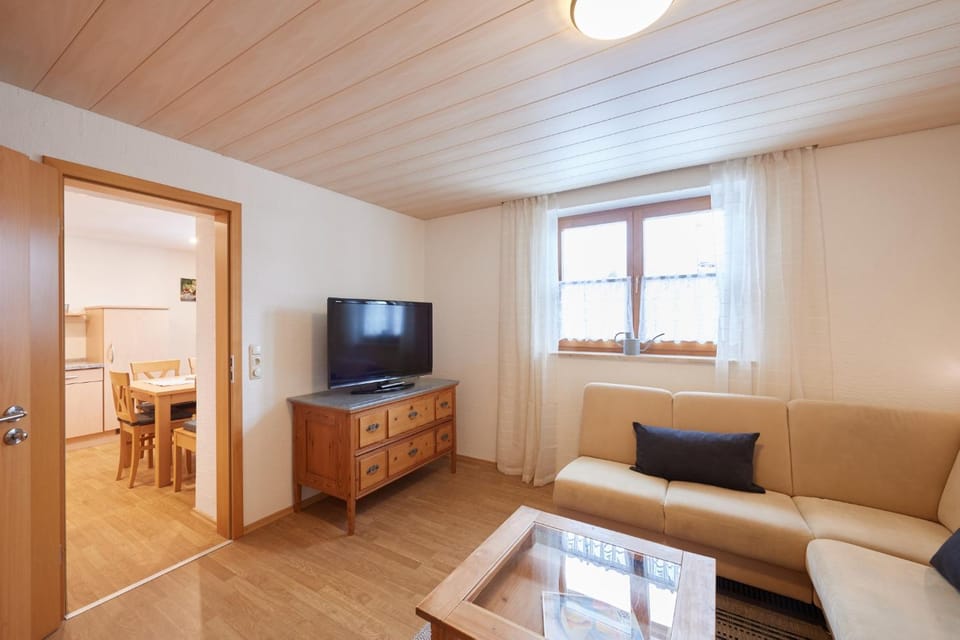 Ferienwohnung Romana mit 3 Schlafzimmern im Ferienhaus Bayerisch Gmain Apartment in Bad Reichenhall