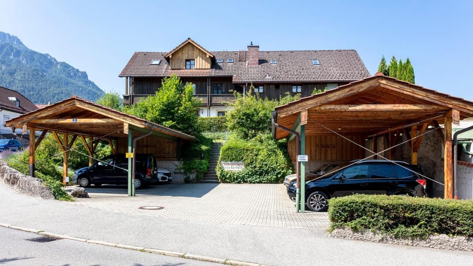 Ferienwohnung Romana mit 3 Schlafzimmern im Ferienhaus Bayerisch Gmain Apartment in Bad Reichenhall