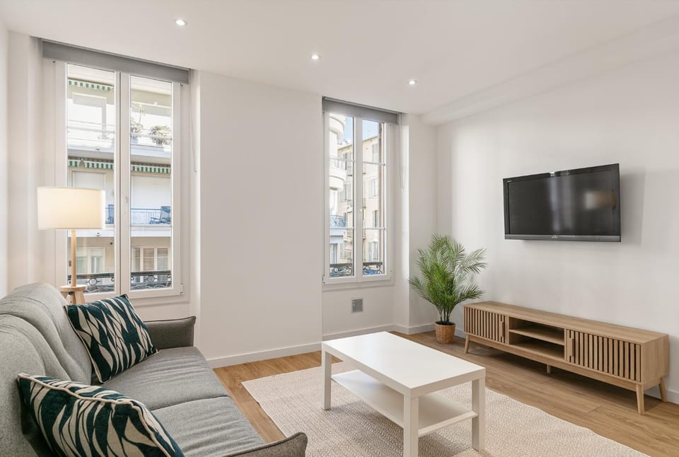 TV and multimedia, Living room, air conditioner
