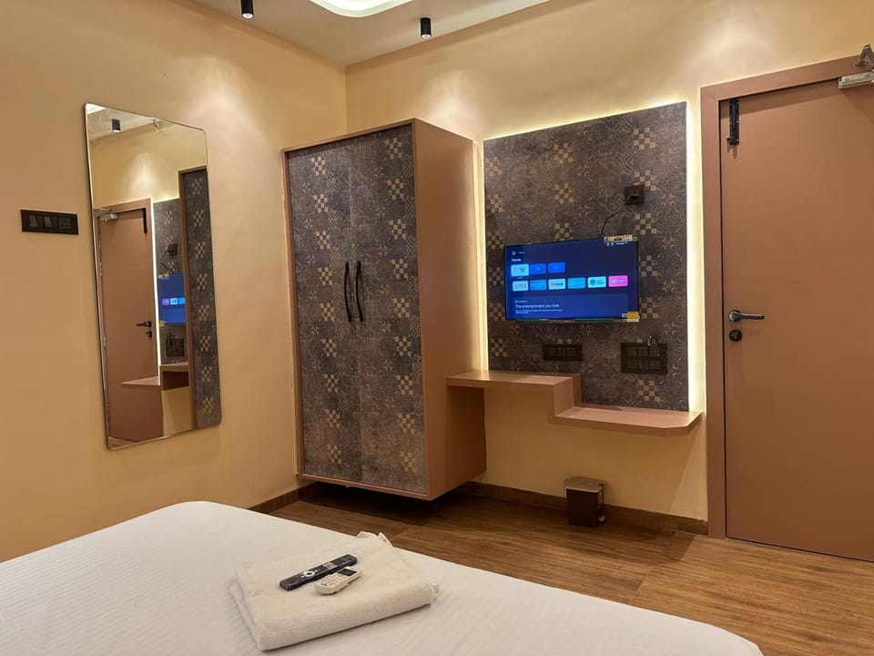TV and multimedia, Bedroom, towels, wardrobe