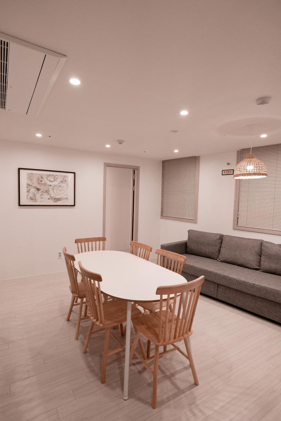 Seating area, Dining area