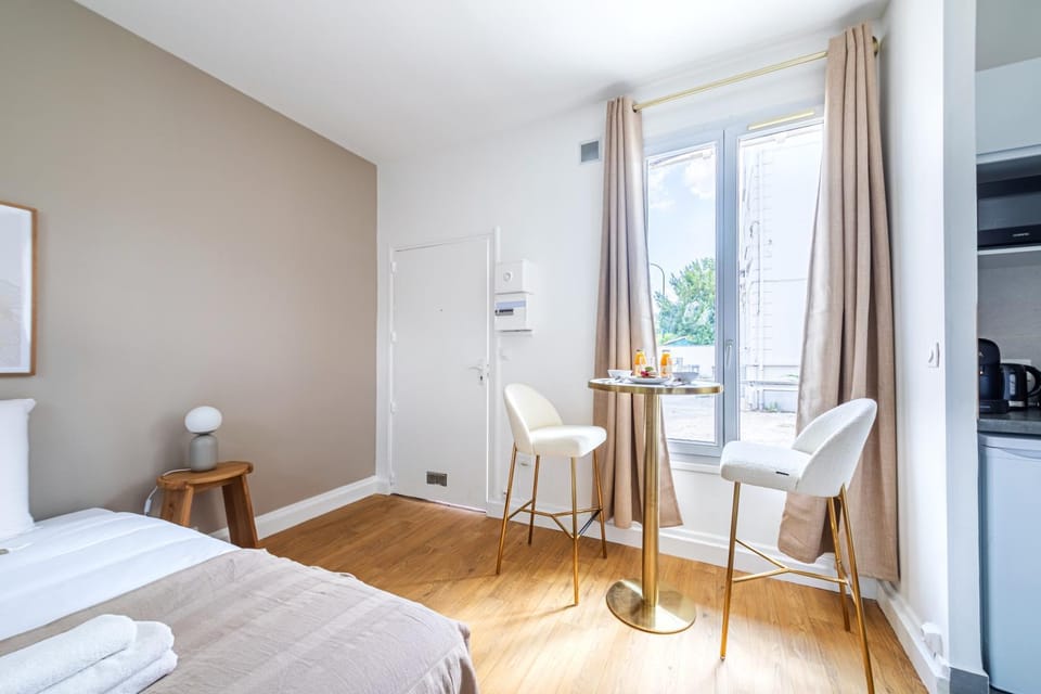 Dining area, Bedroom