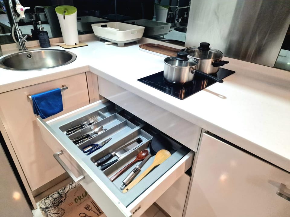 Kitchen or kitchenette, kitchen