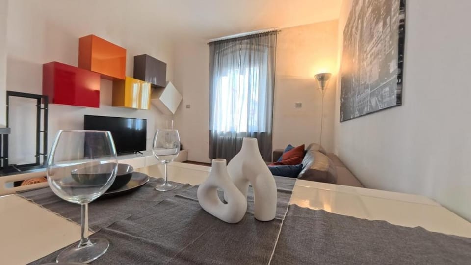 TV and multimedia, Living room, Dining area