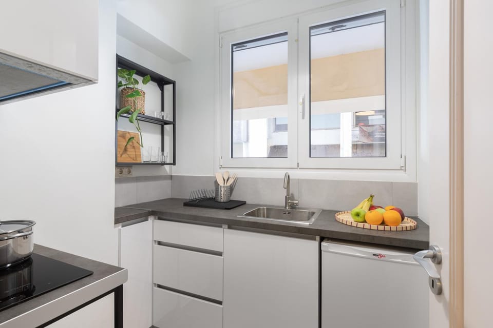 Kitchen or kitchenette, kitchen