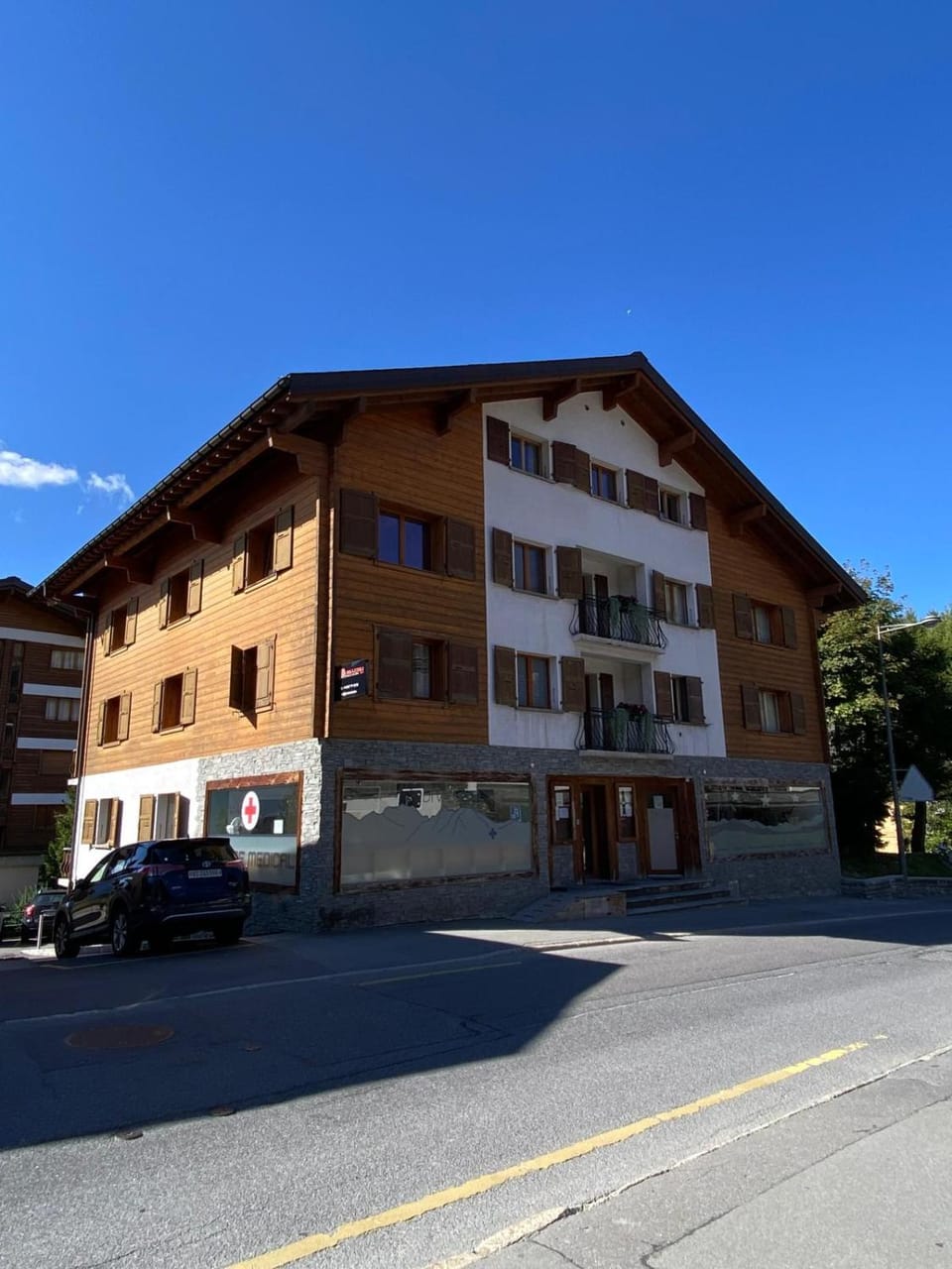 Property building, Facade/entrance, Off site