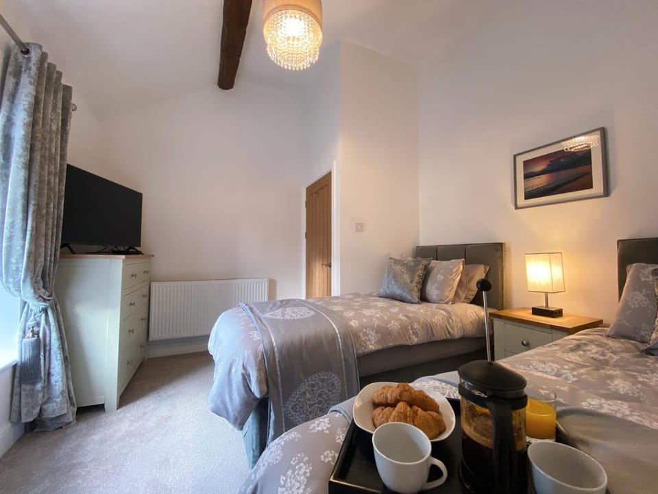 Relaxed Family Cottage in Matlock, Ideal Peak District Base, 4 Guests House in Matlock