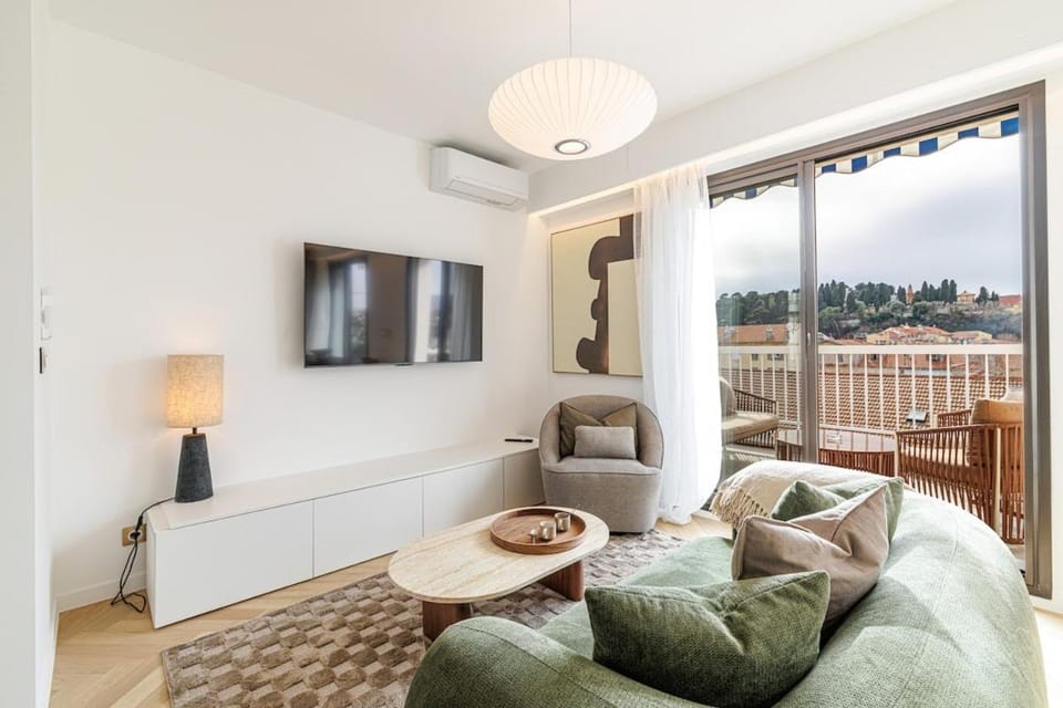 TV and multimedia, View (from property/room), Balcony/Terrace, Living room