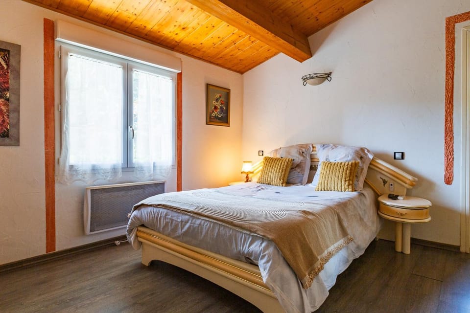 Property building, Living room, Bedroom
