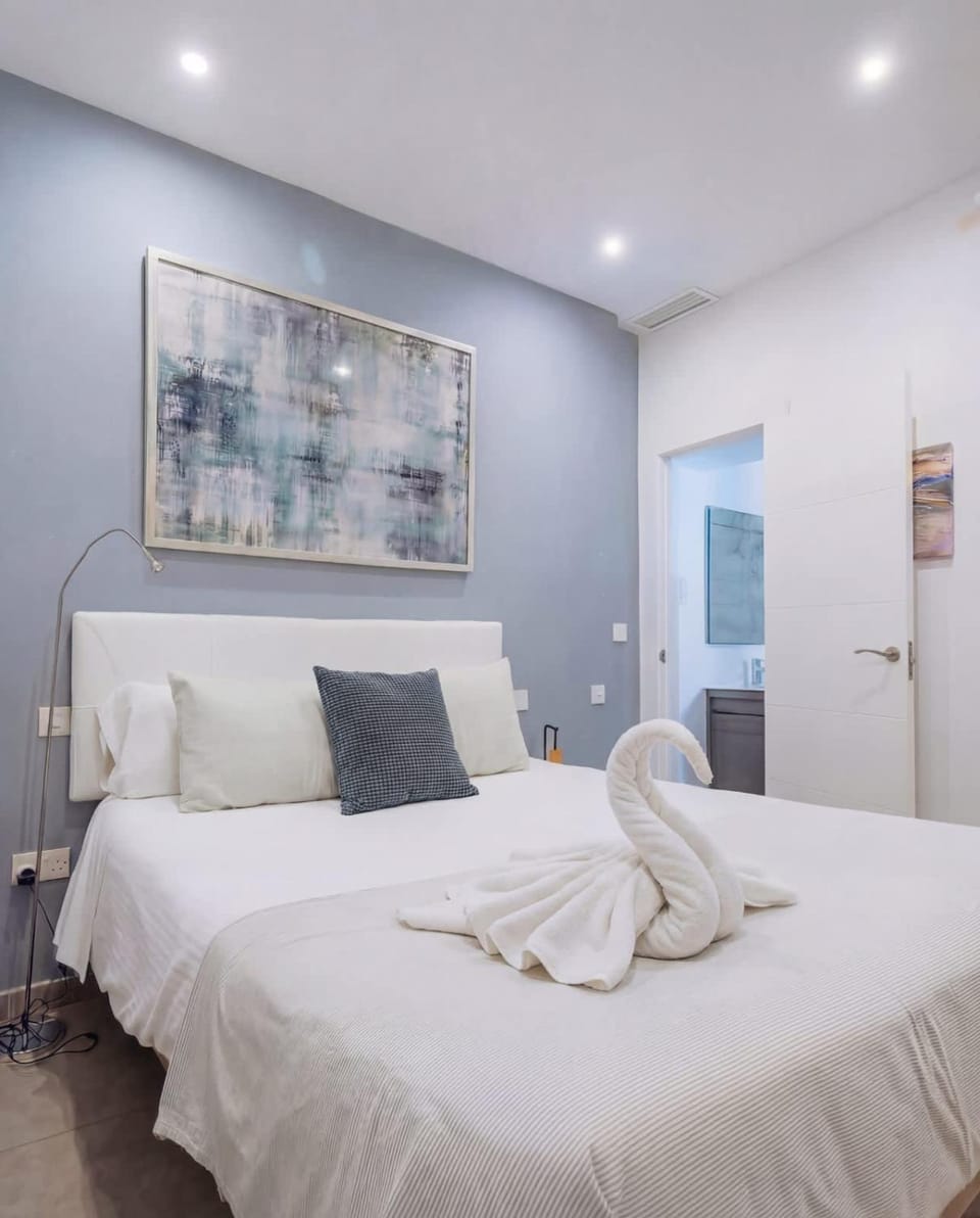 Stylish 1BR City Apartment with Stunning Rooftop Terrace Apartment in Gibraltar