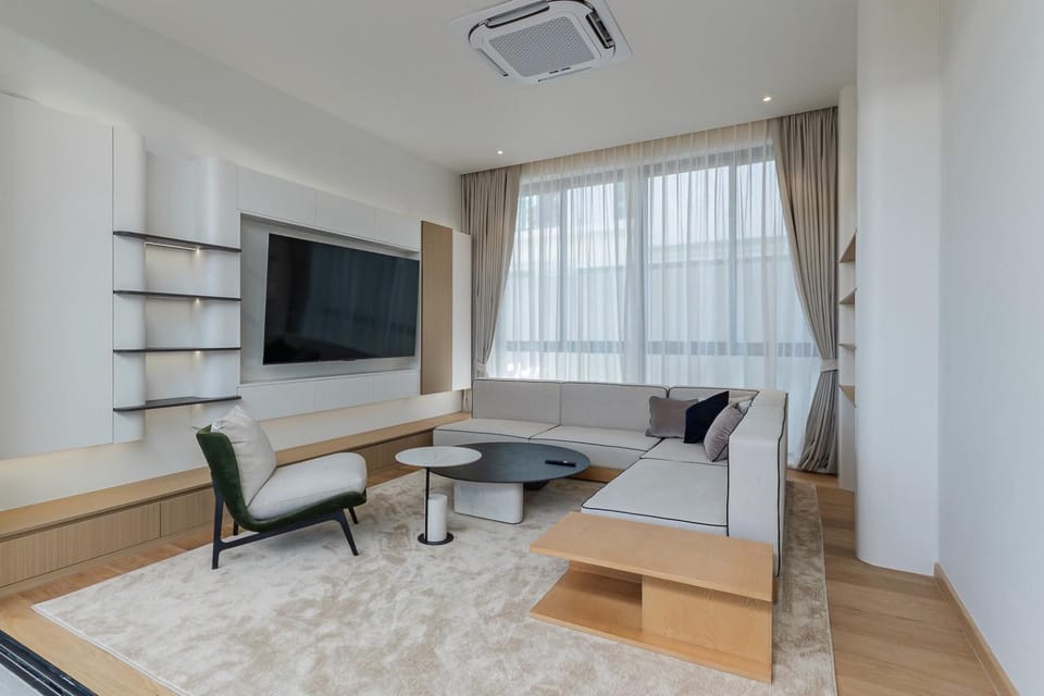 Communal lounge/ TV room