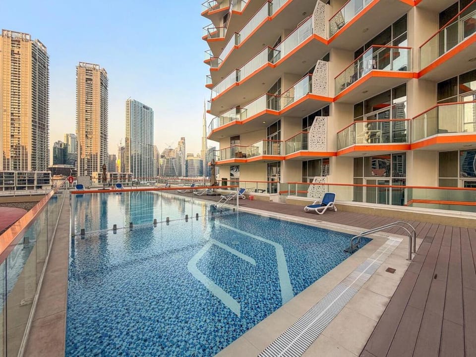 FIRST CLASS Studio Canal & Burj Khalifa View Apartment in Dubai