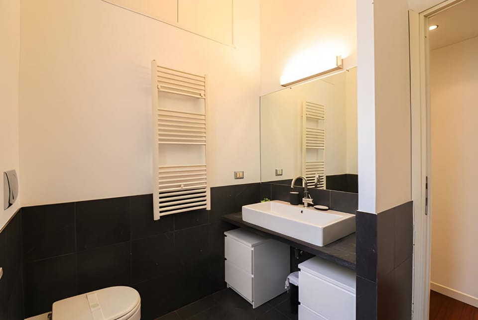Deluxe Vatican Chic Home - 2min Vatican & Metro 2min - AC, Wifi Apartment in Rome